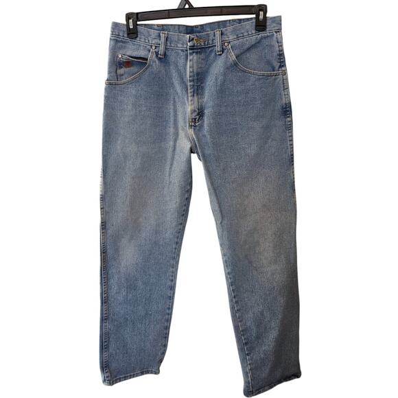 Wrangler Twenty X Style 22 Relaxed Fit Light Wash Denim 35 x 32 - Picture 1 of 9